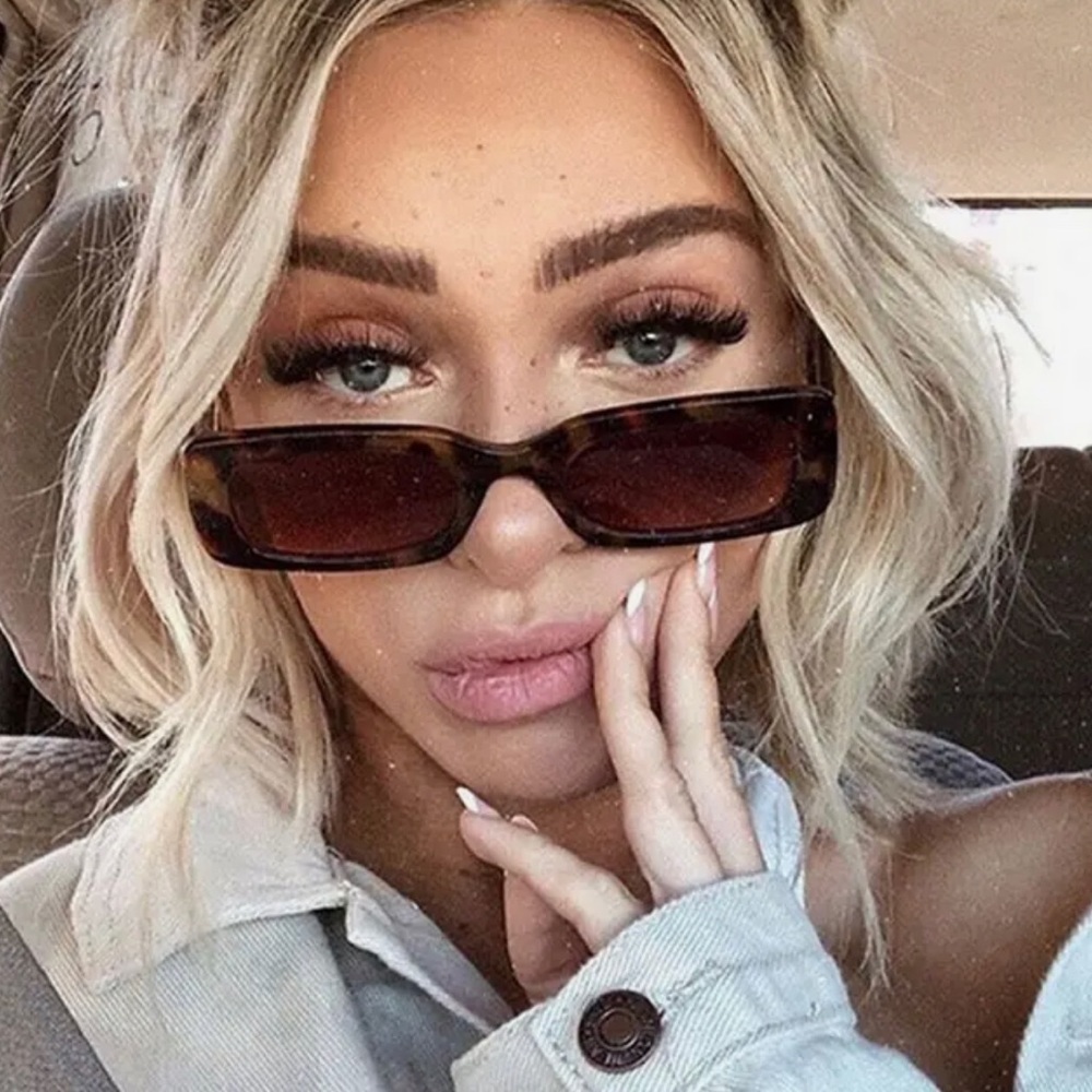 Retro Rectangle Sunglasses - 90s Vintage Style - UV400 Protection